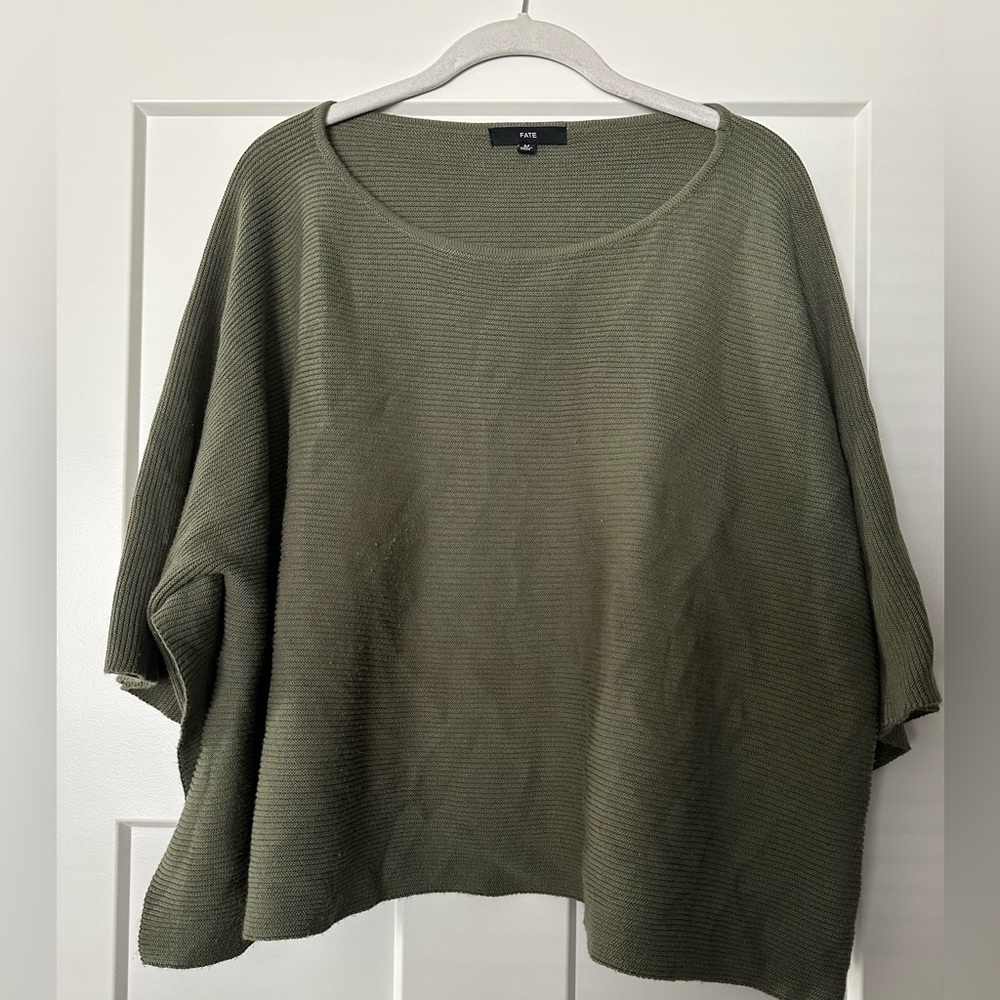 Green Fate Top - Picture 2 of 4